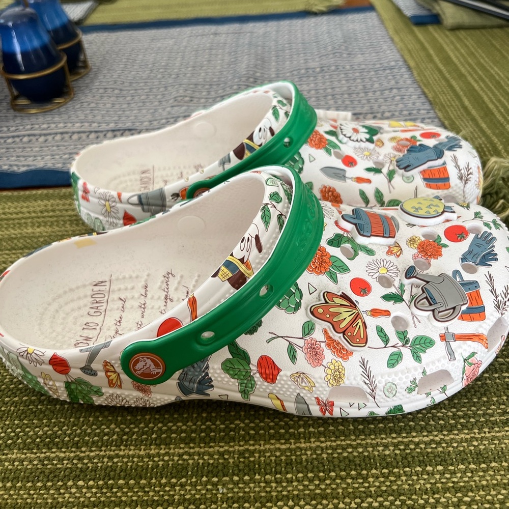 Disney Crocs- How to Garden
